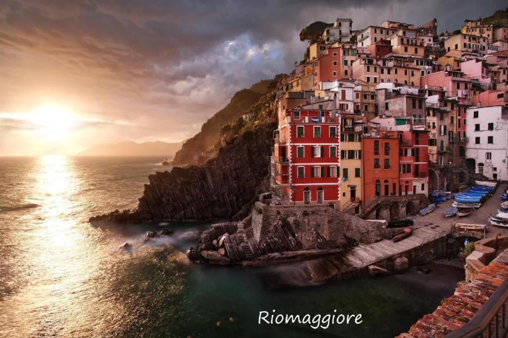 Cinque Terre Bridge Apartment ลาสเปเซีย ภายนอก รูปภาพ