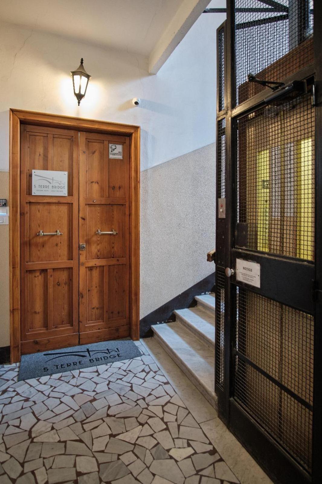 Cinque Terre Bridge Apartment ลาสเปเซีย ภายนอก รูปภาพ